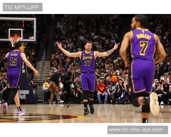 湖人队与热火队激战第二场比赛精彩回顾与分析